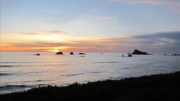 靠近海滩