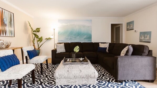 Flat-screen TV, fireplace, DVD player, video library