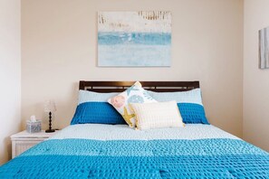 3 habitaciones, tabla de planchar con plancha, wifi y ropa de cama