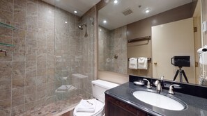 Hair dryer, towels - Deluxe Condo, True Ski-In, Ski-Out Access. Hot Tub, Pool and Fitness Room (Whistler)