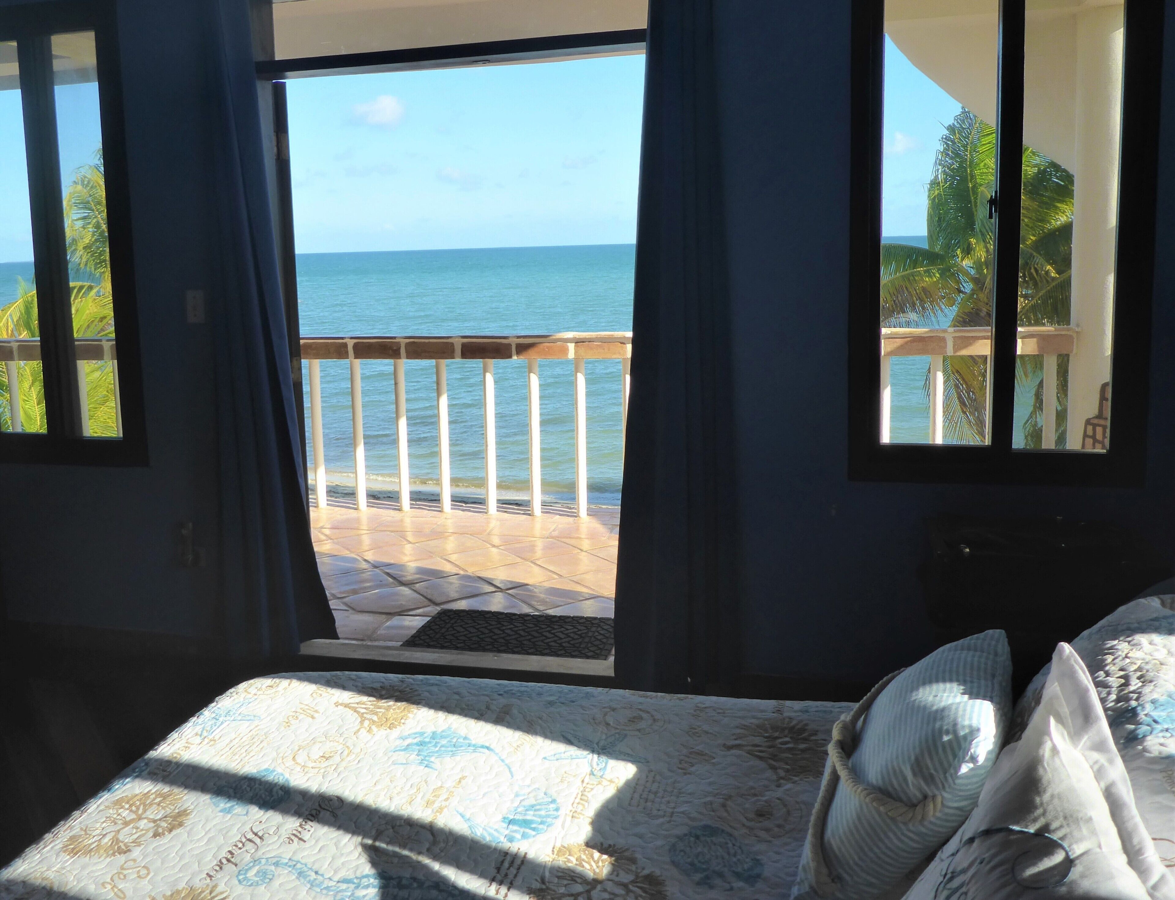 3 bedrooms, in-room safe, free WiFi, bed sheets
