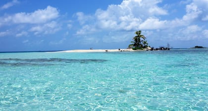 Strandfront, Privathaus mit Pool, Strand, direkt am Meer