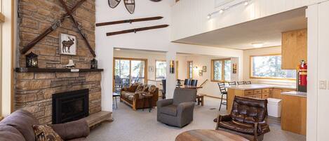 TV, fireplace, offices