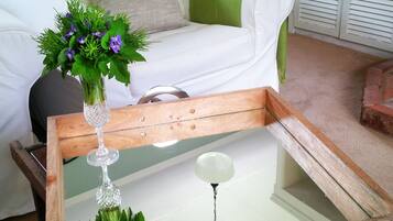 3 bedrooms, in-room safe, desk, iron/ironing board