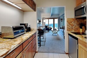 Fridge, microwave, stovetop, coffee/tea maker - Timberline 214 Studio Deluxe ~ Hot Tub~Pool~WiFi~Ski-in/out~Local Shuttle (Snowmass Village)