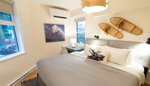 House - Modern Blueberry Condo, Private Hot Tub, BBQ, Best View in Whistler, Pool (Whistler)