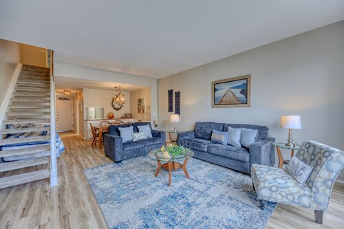 A13: Remodeled Bahia Vista 2 Bdr + 2.5 Bath Townhouse Style Condo with POOL