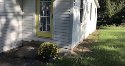 Sweet Seneca Home on Seneca Trails amid wine, brews, eats, hike gorges & fun