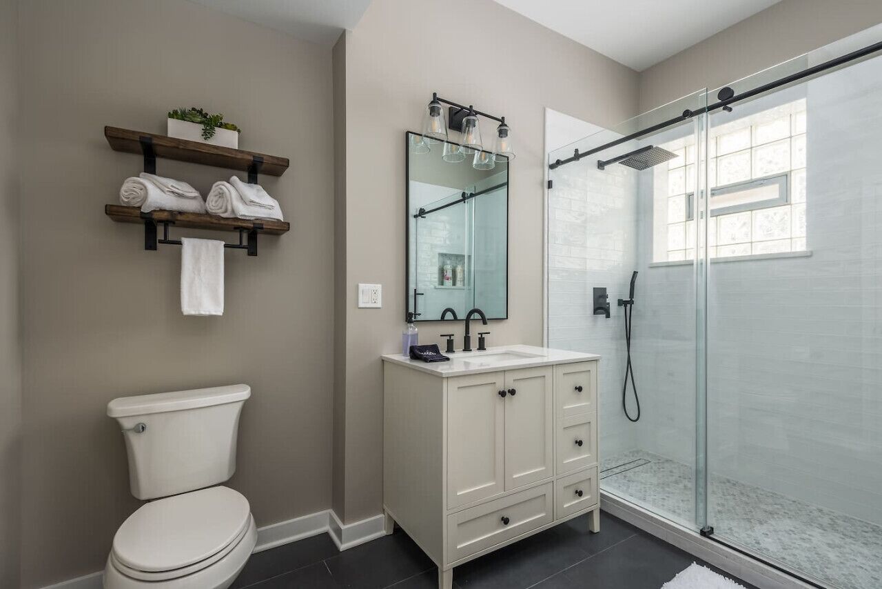 Combined shower/tub, hair dryer