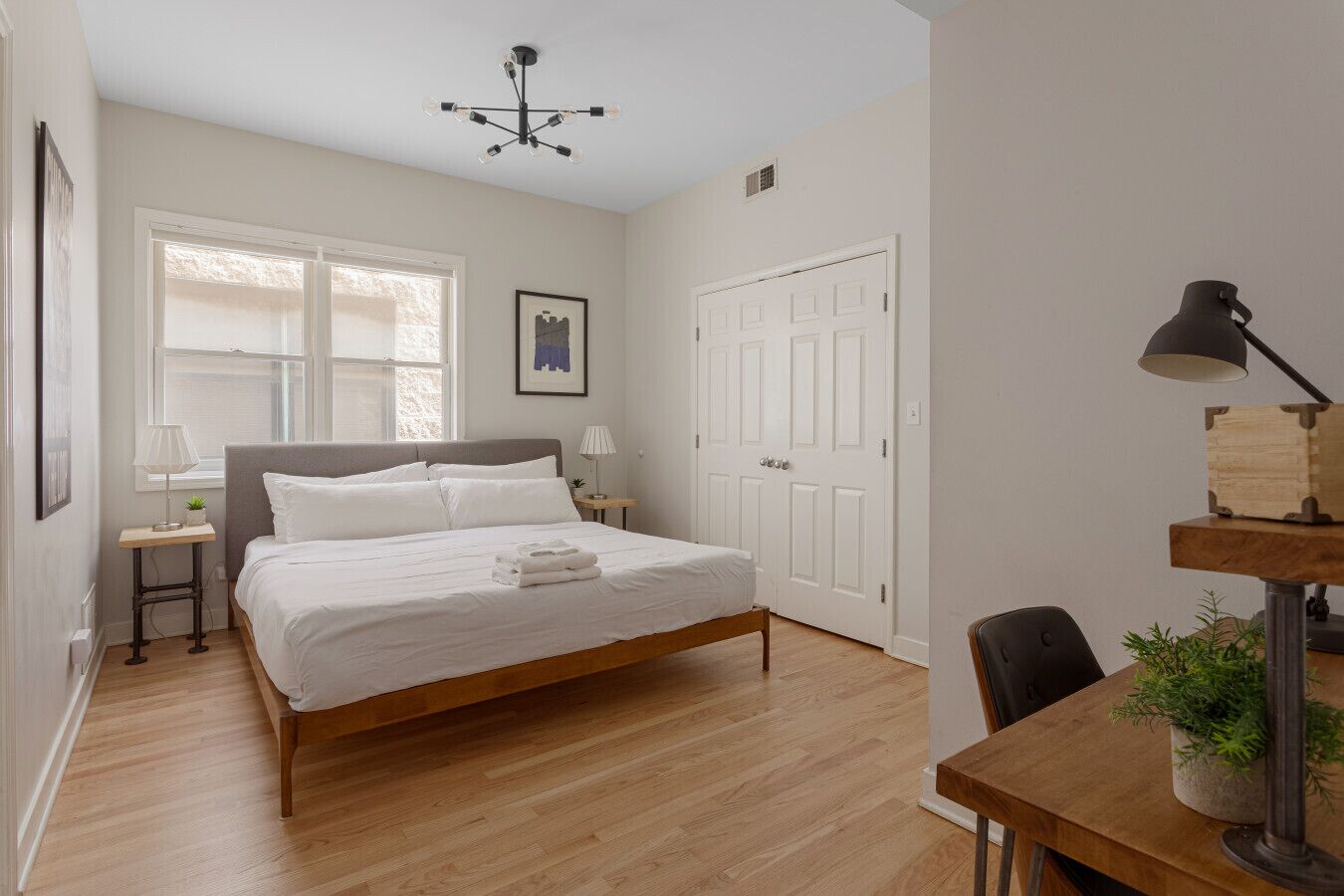 2 bedrooms, desk, iron/ironing board, travel crib