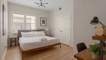 2 bedrooms, desk, iron/ironing board, travel crib