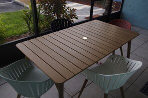 Outdoor dining