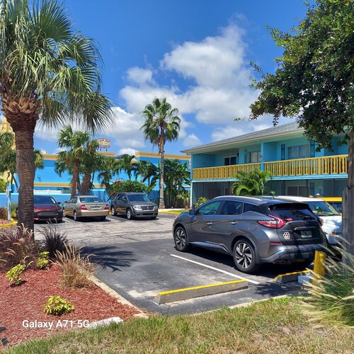  Best Location 
Pet friendly Marion Lane Suites 1 by RonJon Surf shop and Beach