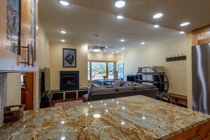 Interior - Spacious, high end condo that sleeps 8 in Copper Mountain's Center Village (Copper Mountain)