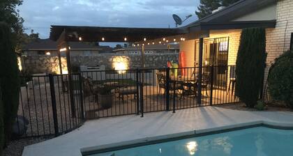 Uima-allas: ikimuistoinen El Paso Getaway: 4 makuuhuonetta, lähellä lentokenttää, Ft Bliss.