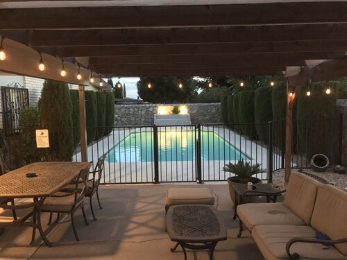 Swimming Pool: Memorable El Paso Getaway: 4 Bedroom, close to Airport, Ft Bliss.