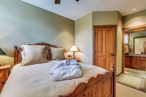 4 Schlafzimmer, Bügeleisen/Bügelbrett, kostenloses WLAN, Bettwäsche