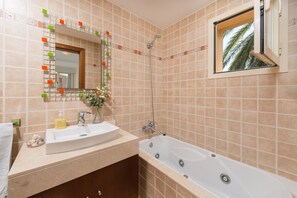 Dusche, Bidet, Handtücher