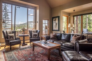 TV, fireplace, DVD player - Spend Holidays in Big Sky! Pristine Mountain Home with Ski Access and Hot Tub (Big Sky)