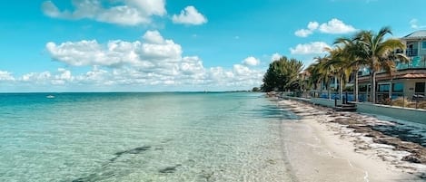 靠近海滩