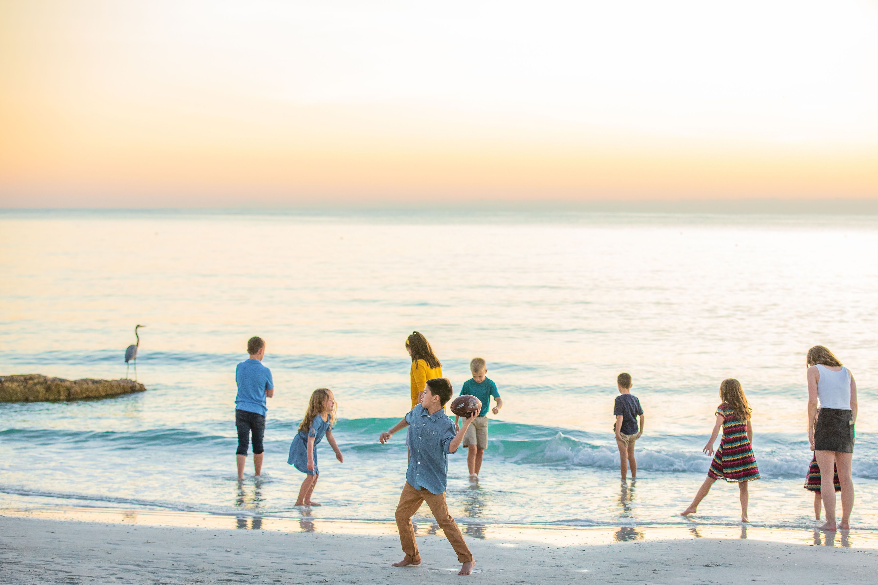 Beach nearby, sun-loungers, beach towels