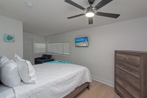 2 bedrooms, iron/ironing board, WiFi