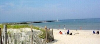 Stay in a TINY HOUSE!★0.4mi to Beach★Village★Restaurants★Pet Friendly ★ 2 bikes!