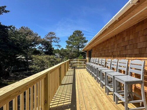 Jonathan Livingston Seagull:  Dog friendly single story home.