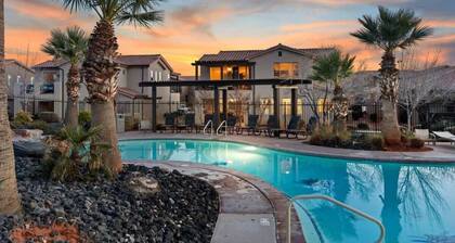 PVZ 33|Steps to Pools *Misters* Pool/Mtn PatioView