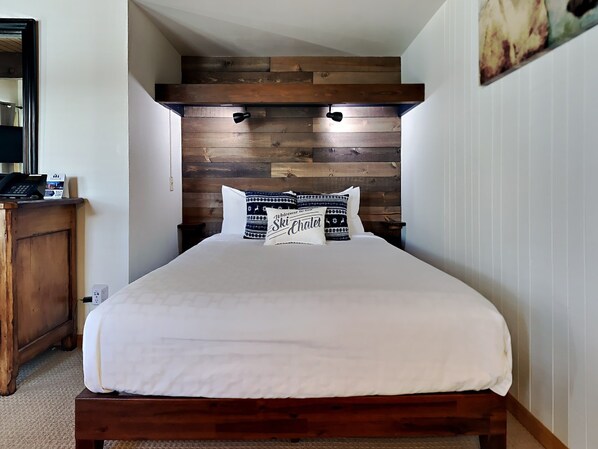 1 bedroom, iron/ironing board, travel cot, Internet
