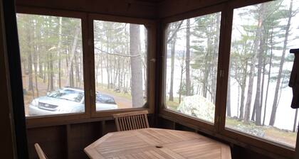 Family Friendly Updated Waterfront Cottage