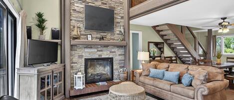 Smart TV, fireplace, DVD player