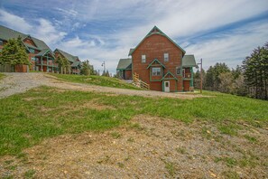 Exterior - Camp 4 #21: 2 Bedrooms, 2.5 Baths: Slope Side, Gas Fireplace (Snowshoe)