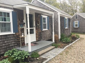 Exterior detail - Walk To The Beaches Or Swim In The Pool (South Yarmouth)