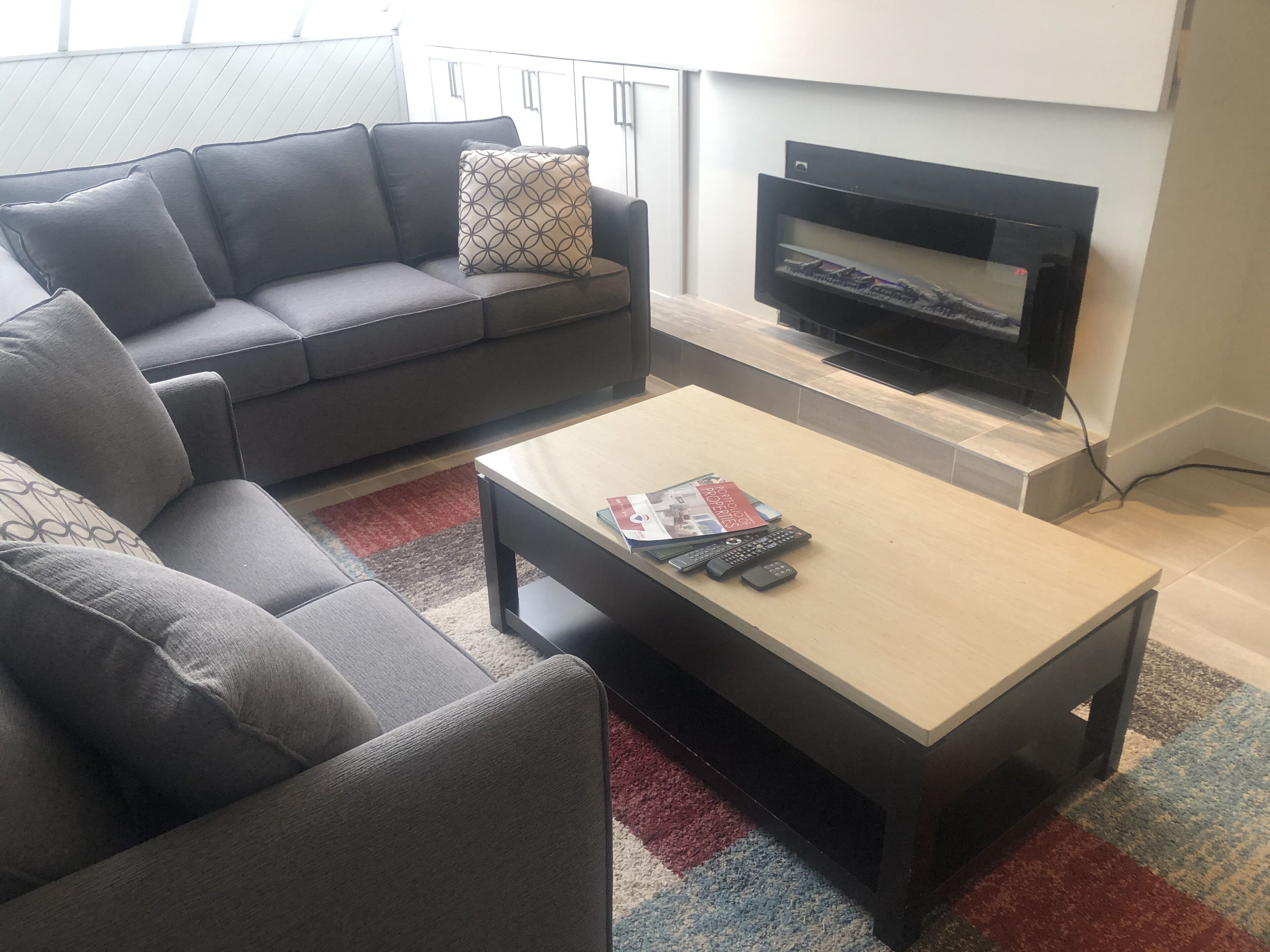 Hearthstone Lodge - Hot tub - Village location - One bedroom loft