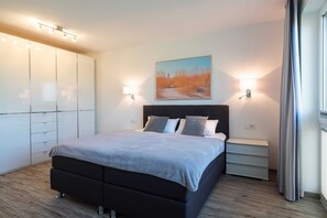 3 bedrooms, iron/ironing board, travel crib, WiFi