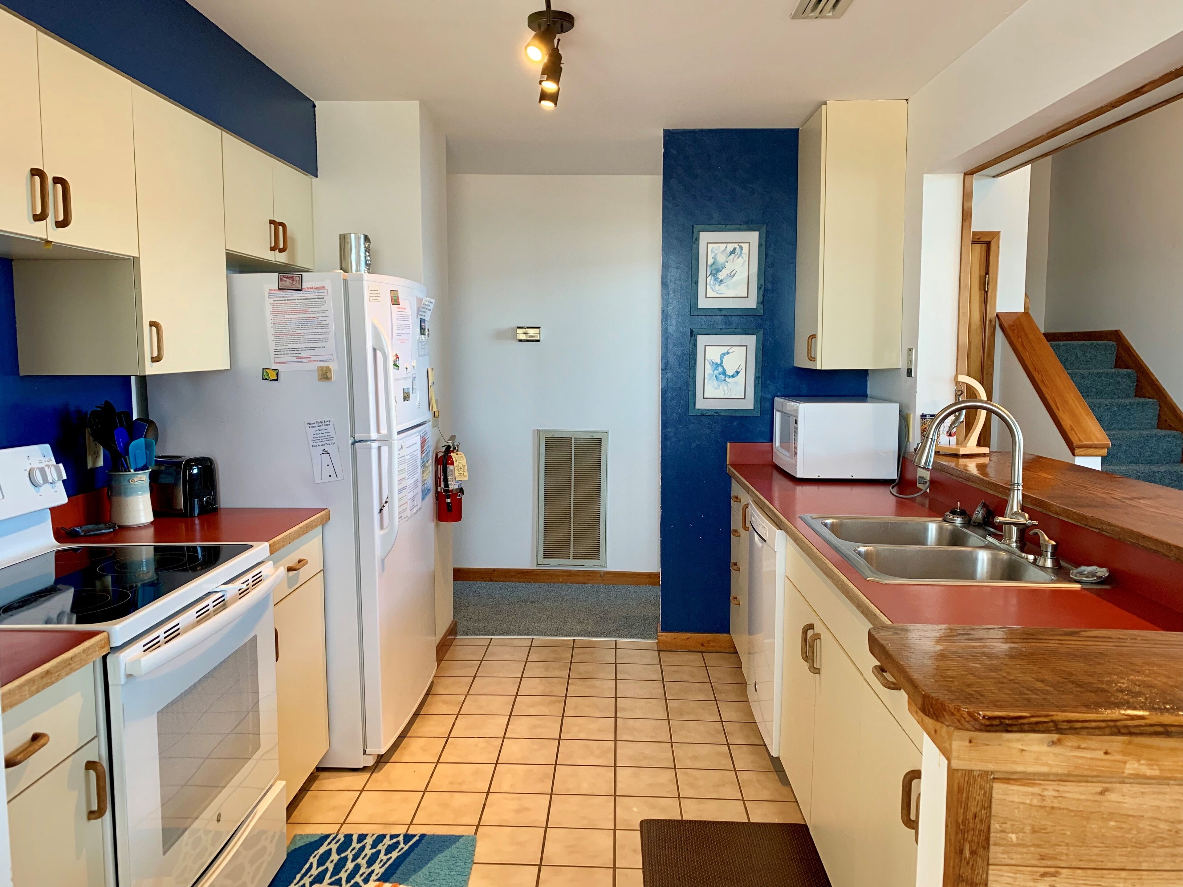 Pirate's Quay 3 North: Incredible harbor views and sunsets. Docking.