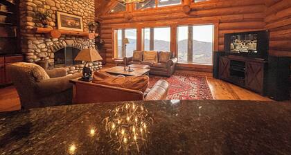 Picture Perfect | Luxury Log Cabin w/ Panoramic Views, Jacuzzi & Game Room
