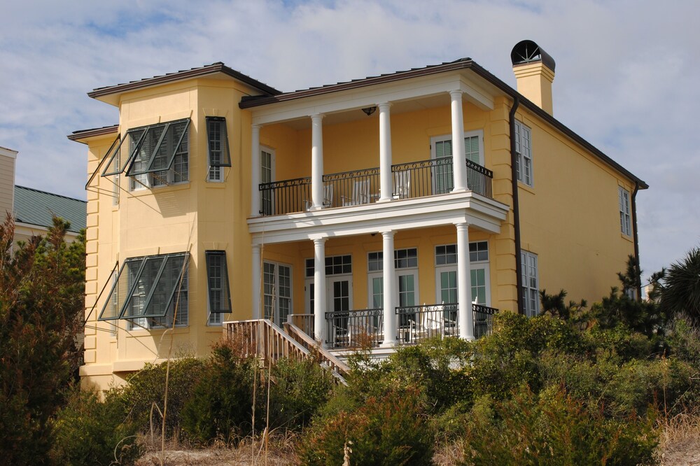 Oceanfront Home with pool access located in Charlestowne Grant community in Litchfield By the Sea.