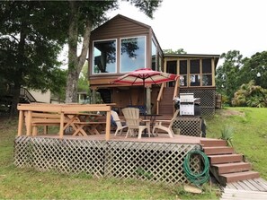 Property grounds - Cozy Camp With Sun Decks! Near New Orleans and Baton Rouge.! (Maurepas)
