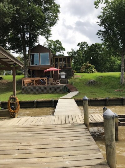 Cozy Camp With Sun Decks! Near New Orleans and Baton Rouge.!