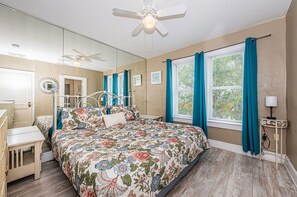 2 makuuhuonetta, silitysrauta/-lauta, Wi-Fi, vuodevaatteet