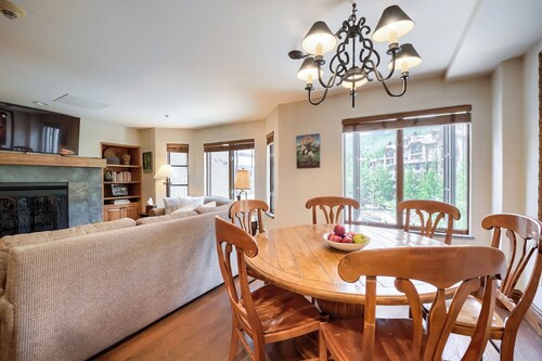 Charlie's Slopeside: Heart of BC Village, Ski-In/Out, Walk to Ski School, Lifts, Shops + Dining