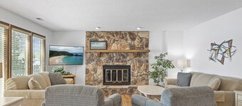 Teak Village 3 - 44 - Three Bedroom House, Sleeps 10