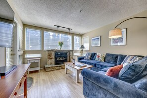 Téléviseur, foyer, chaîne audio