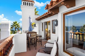 Property grounds - H962: Great Ocean Views, Golf Cart + Only 10 Steps + King Bed + Fireplace (Avalon)