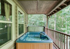 Outdoor spa tub - Inspiration - new fantastic outdoor fireplace and barbecue area (Cleveland)