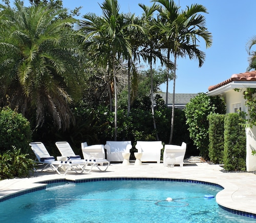 Luxe East Boca Retreat – Private Home w/ Resort Pool, Perfect Location!