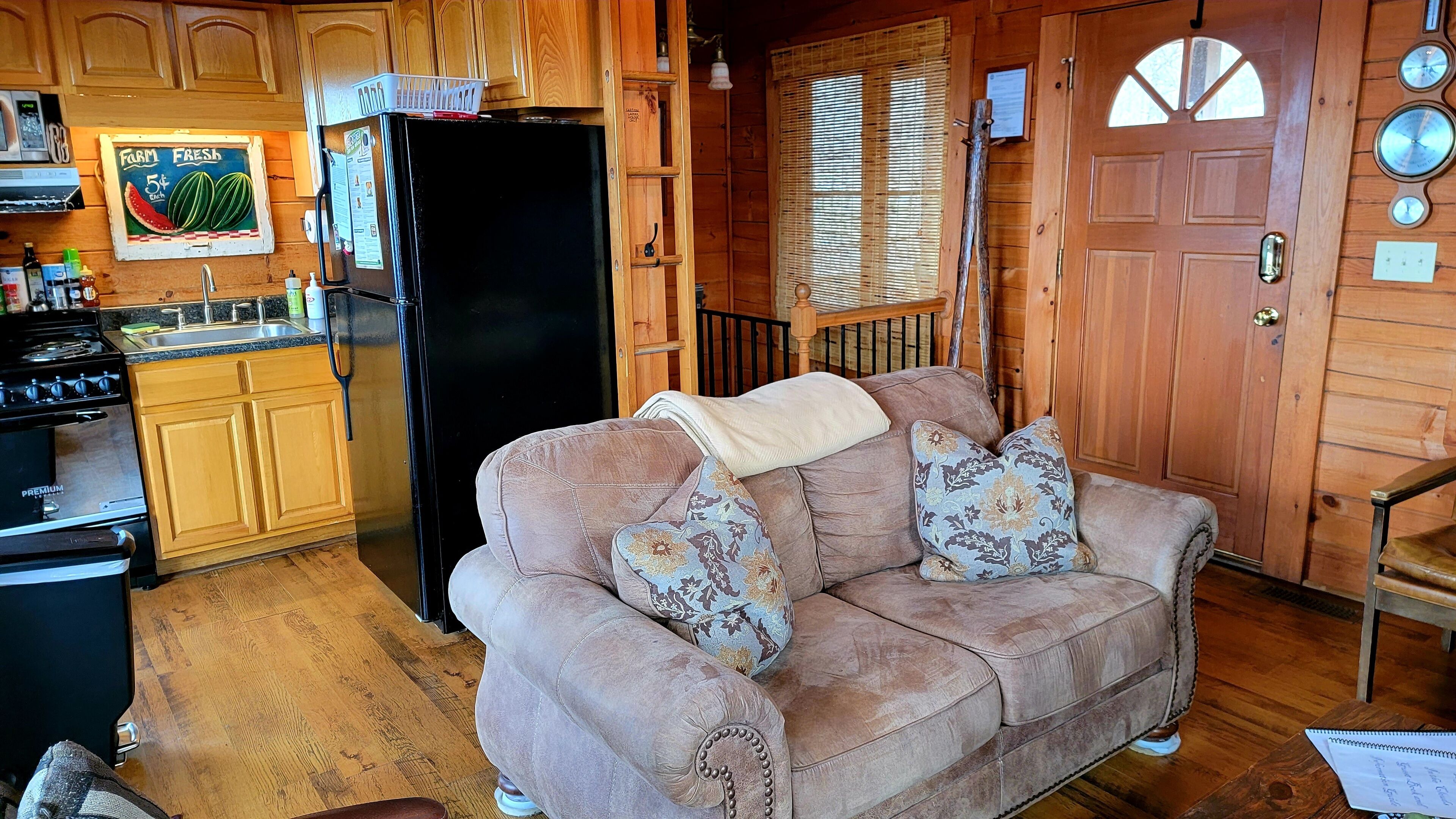 Log Cabin in the Clouds with a Million Dollar View - Private - Clean &  Safe!