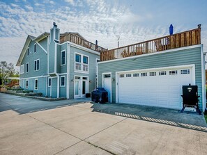 Exterior - NEW BUFFALO HOME CLOSE TO BEACH & DOWNTOWN! (New Buffalo)